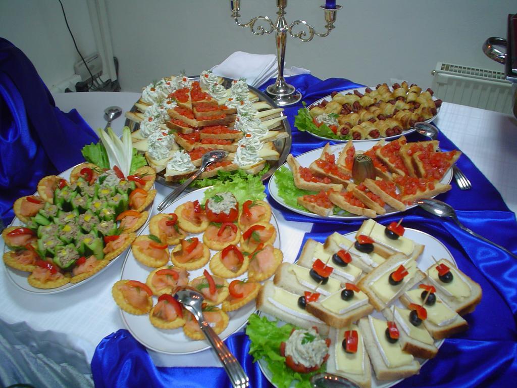 Hotel Helin - Calea Bucuresti クラヨーヴァ エクステリア 写真