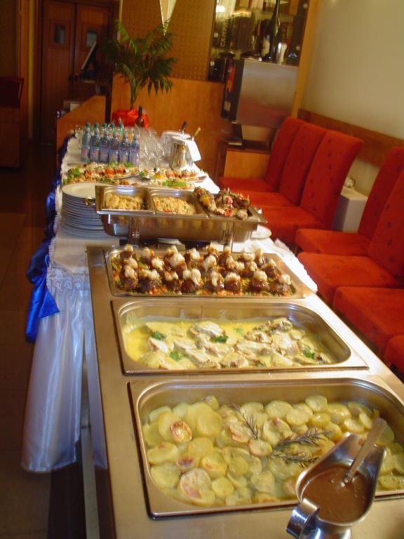 Hotel Helin - Calea Bucuresti クラヨーヴァ エクステリア 写真